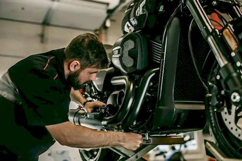 Motor Tamiri - Sevi Kardeşler Oto Tamirhane